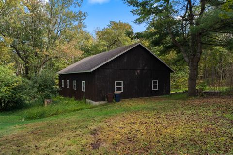 Tiny photo for 4 Judge Road, Roxbury, CT 06783 (MLS # 24128289)
