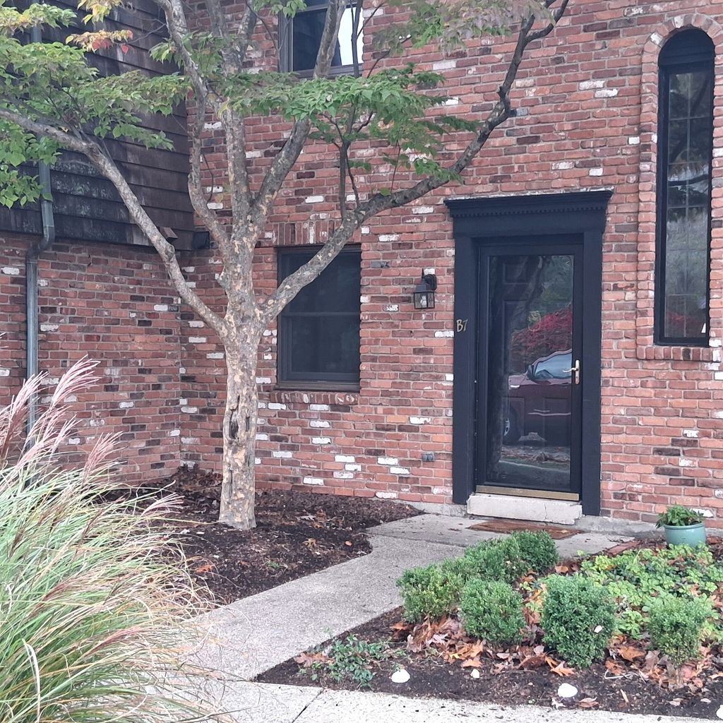 Photo of 85 River Road #APT B7, Essex, CT 06426 (MLS # 24137167)