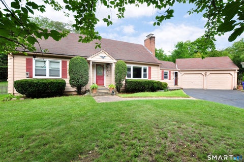Photo of 39 Sunnybrook Drive, Avon, CT 06001 (MLS # 24198730)