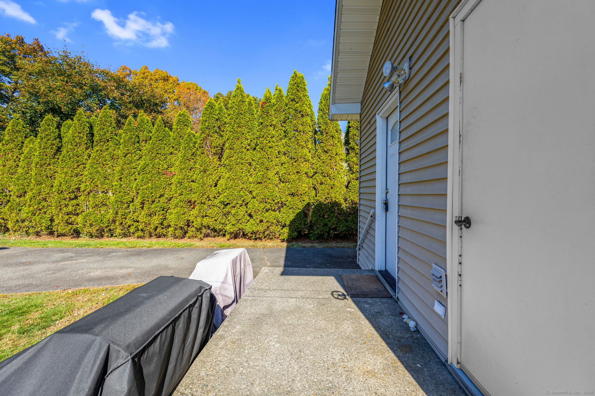 Stratford, Connecticut 06614, United States, 3 Bedrooms Bedrooms, ,1 BathroomBathrooms,Residential,Coming Soon,231070