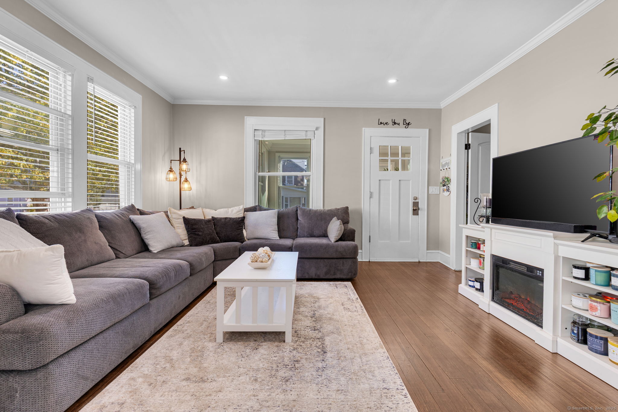 Stratford, Connecticut 06614, United States, 3 Bedrooms Bedrooms, ,1 BathroomBathrooms,Residential,Coming Soon,231070