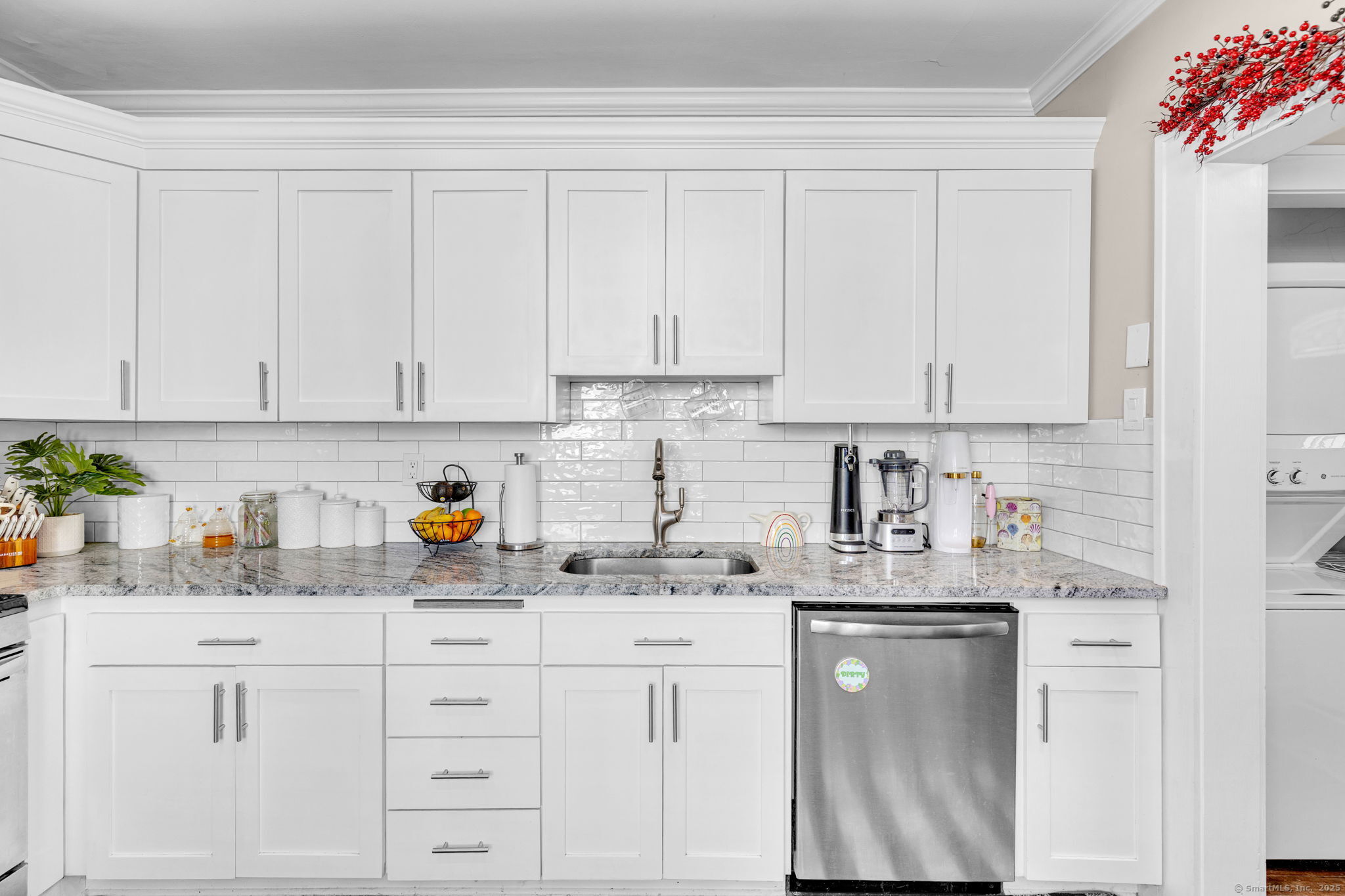 Stratford, Connecticut 06614, United States, 3 Bedrooms Bedrooms, ,1 BathroomBathrooms,Residential,Coming Soon,231070