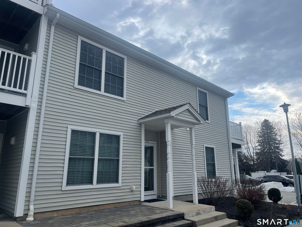 Photo of 130 Meridian Street #301, Groton, CT 06340 (MLS # 24159273)