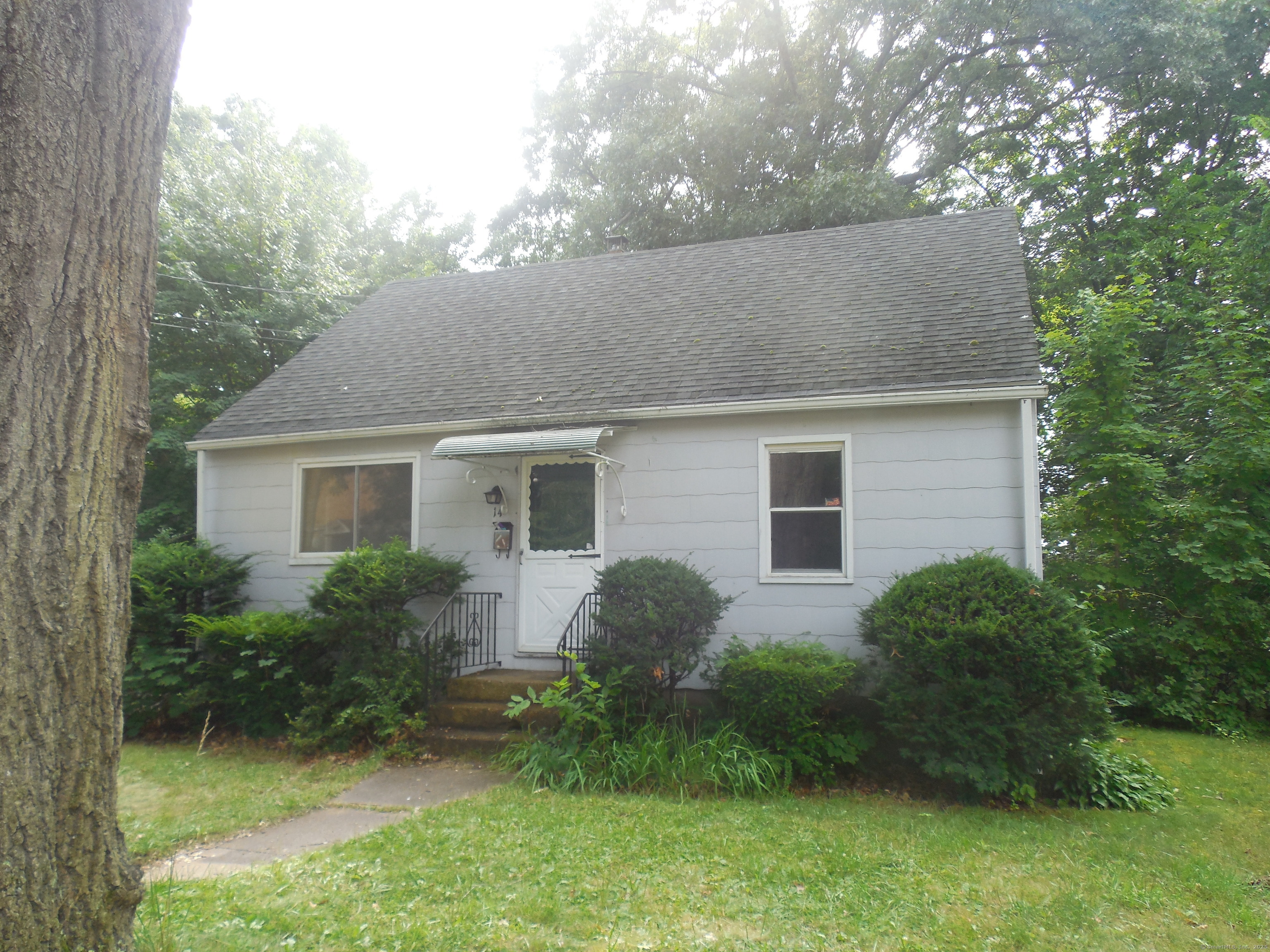 Photo 1 of 14 Hawthorne Street, Manchester, Connecticut, $144,900, Web #: 24035425