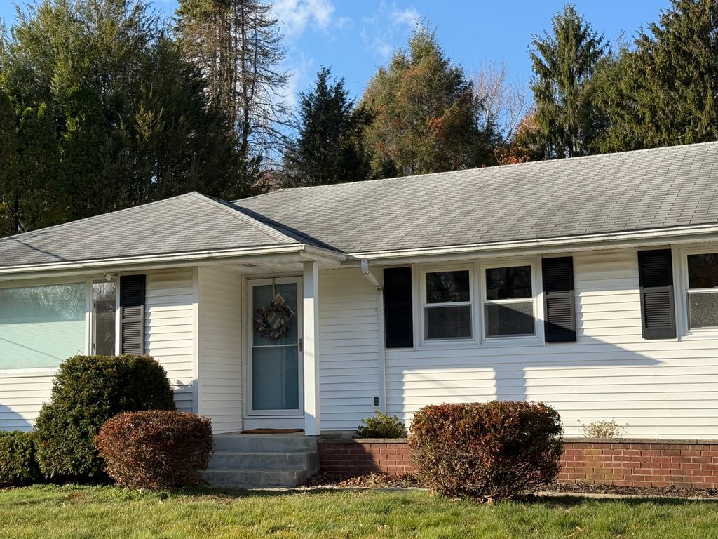 Photo of 3 Marguy Street, Waterford, CT 06375 (MLS # 24135136)