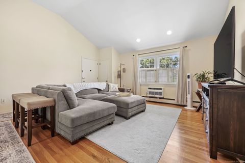 Tiny photo for 47 Valley Road #B3, Greenwich, CT 06807 (MLS # 24131889)