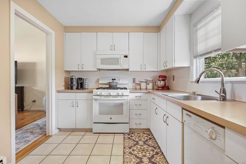 Tiny photo for 47 Valley Road #B3, Greenwich, CT 06807 (MLS # 24131889)