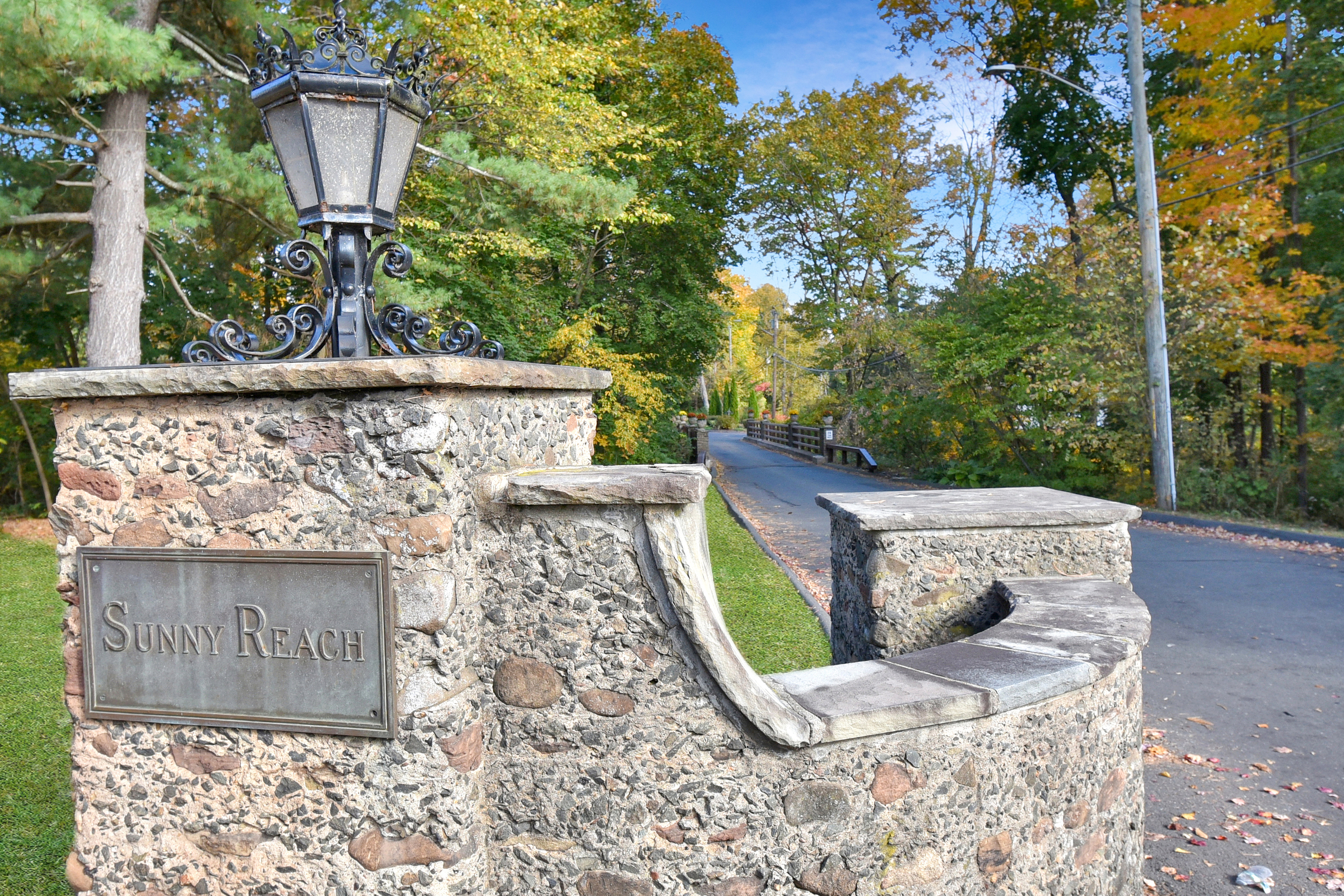 15 Sunny Reach Drive