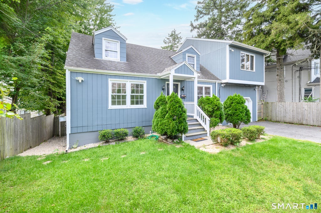 Photo of 34 Pine Hill Avenue #1st floor, Stamford, CT 06906 (MLS # 24208387)