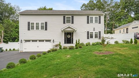 Photo of 5 Candle Hill Road, New Fairfield, CT 06812 (MLS # 24170398)