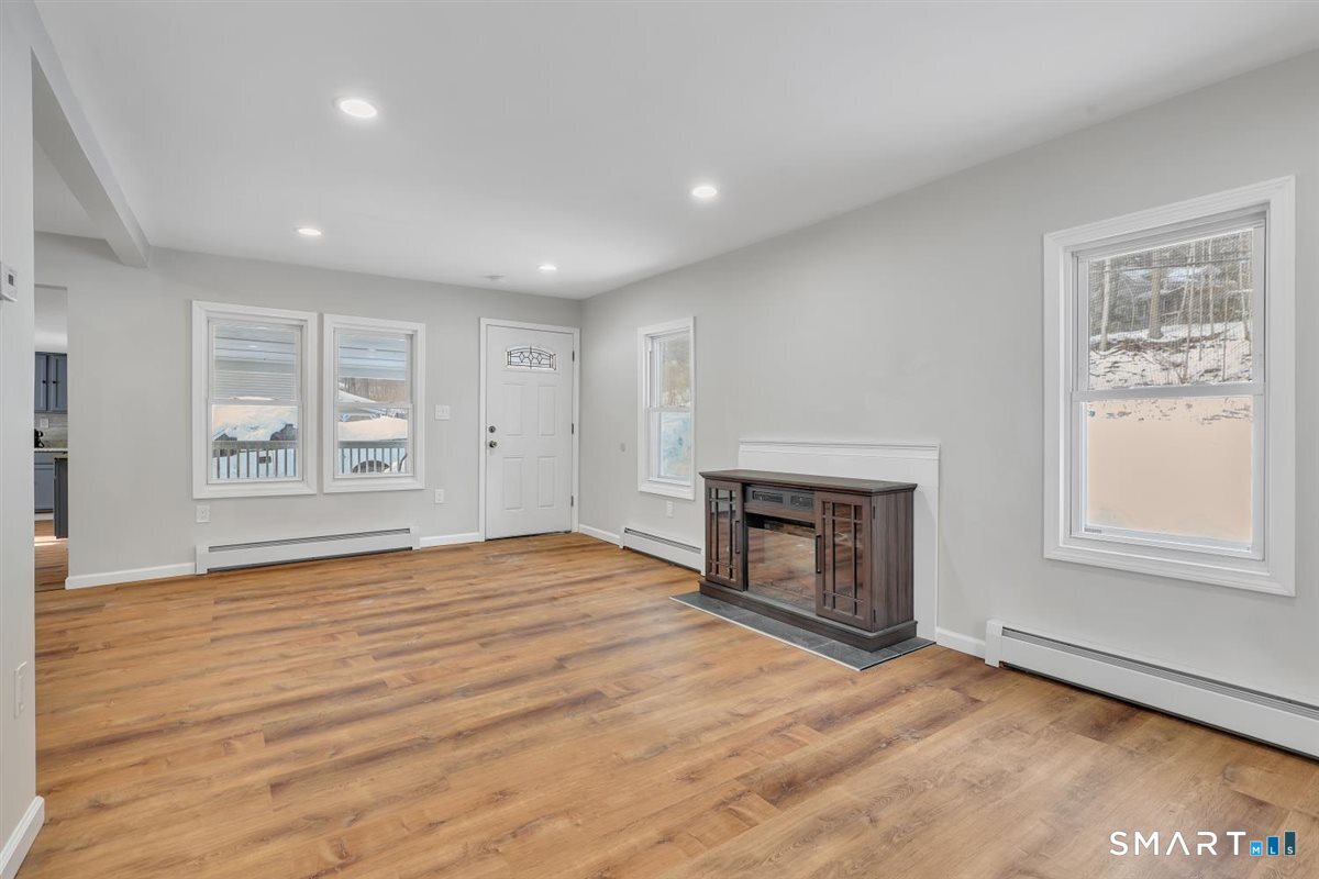 971 New Litchfield Street