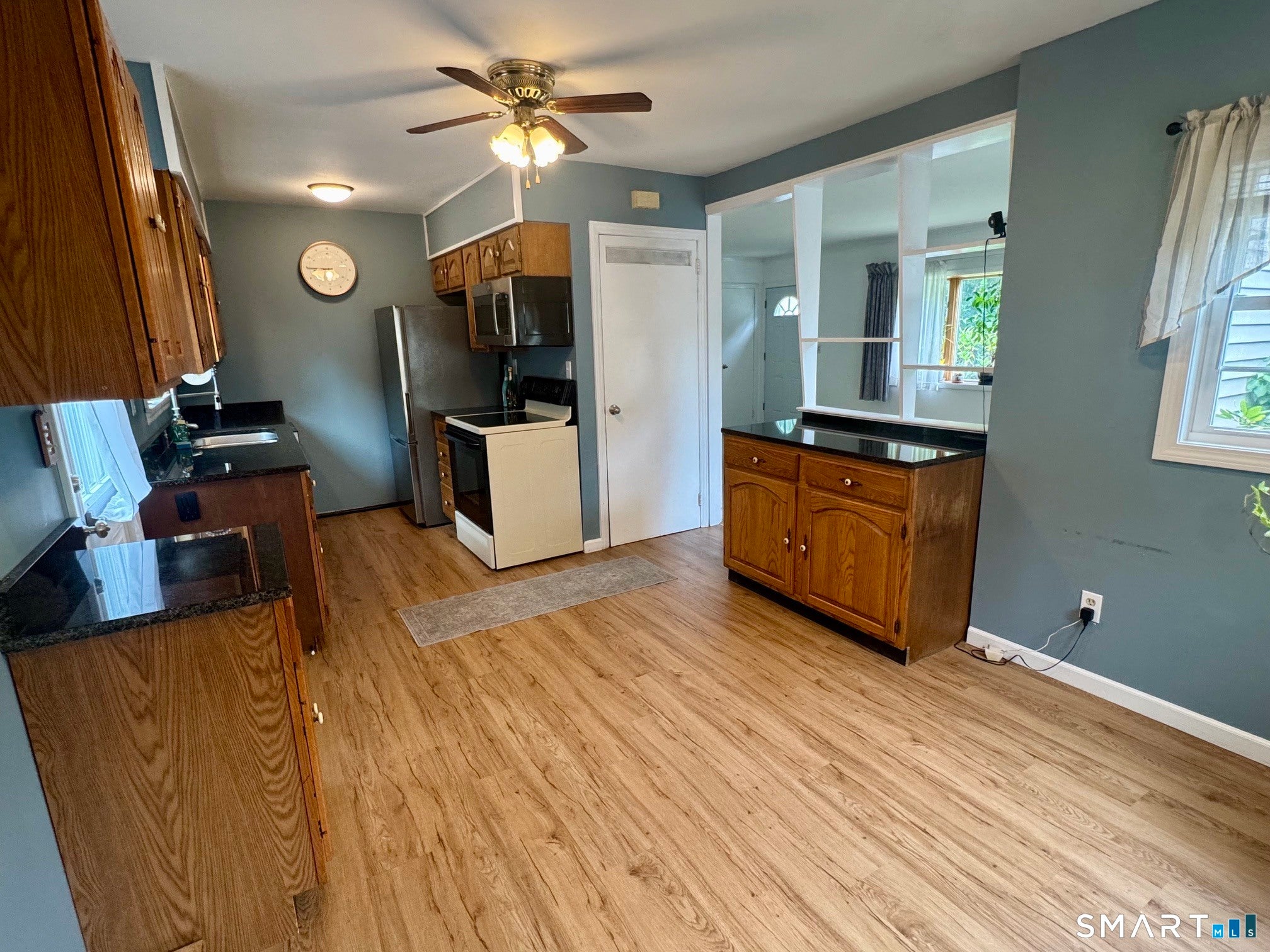 5 Bethpage Drive