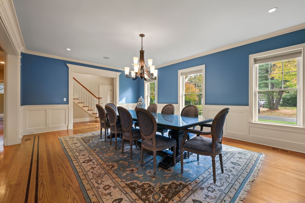 Photo of 25 Lakeview Drive, West Hartford, CT 06117 (MLS # 24133888)