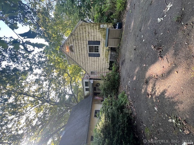 Photo 2 of 40 of 92 Chestnut Hill Road house