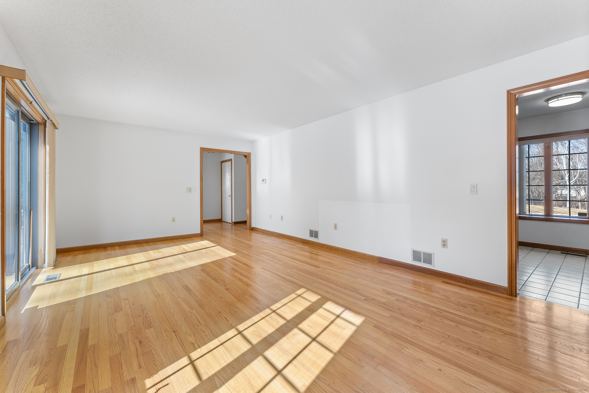 11 Royal Manor, Somers, Connecticut image 4