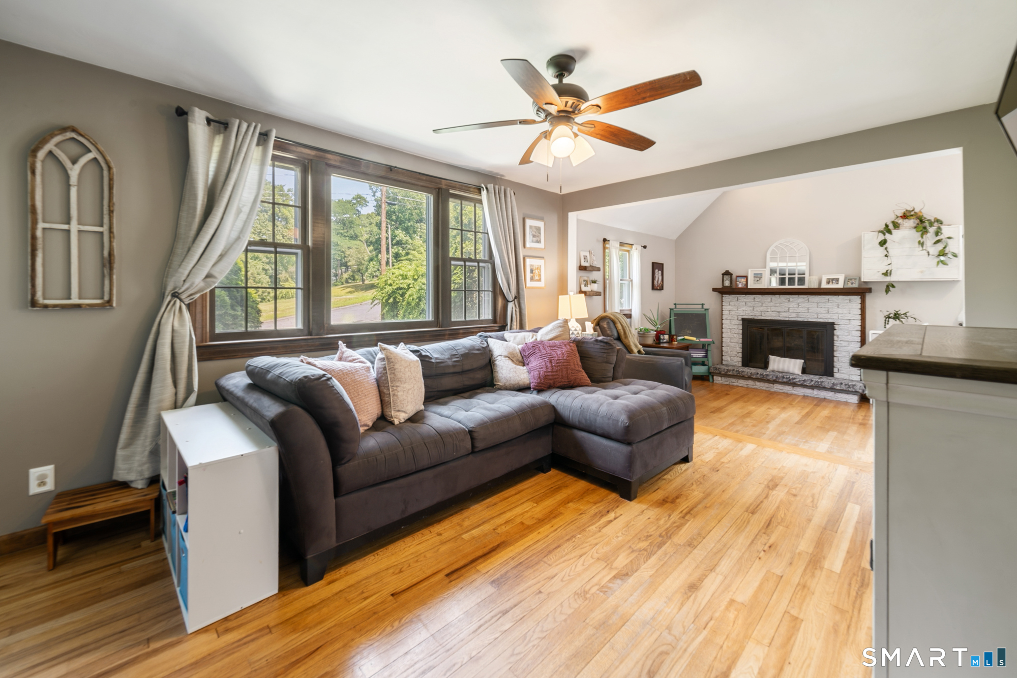 67 Birdsview Avenue