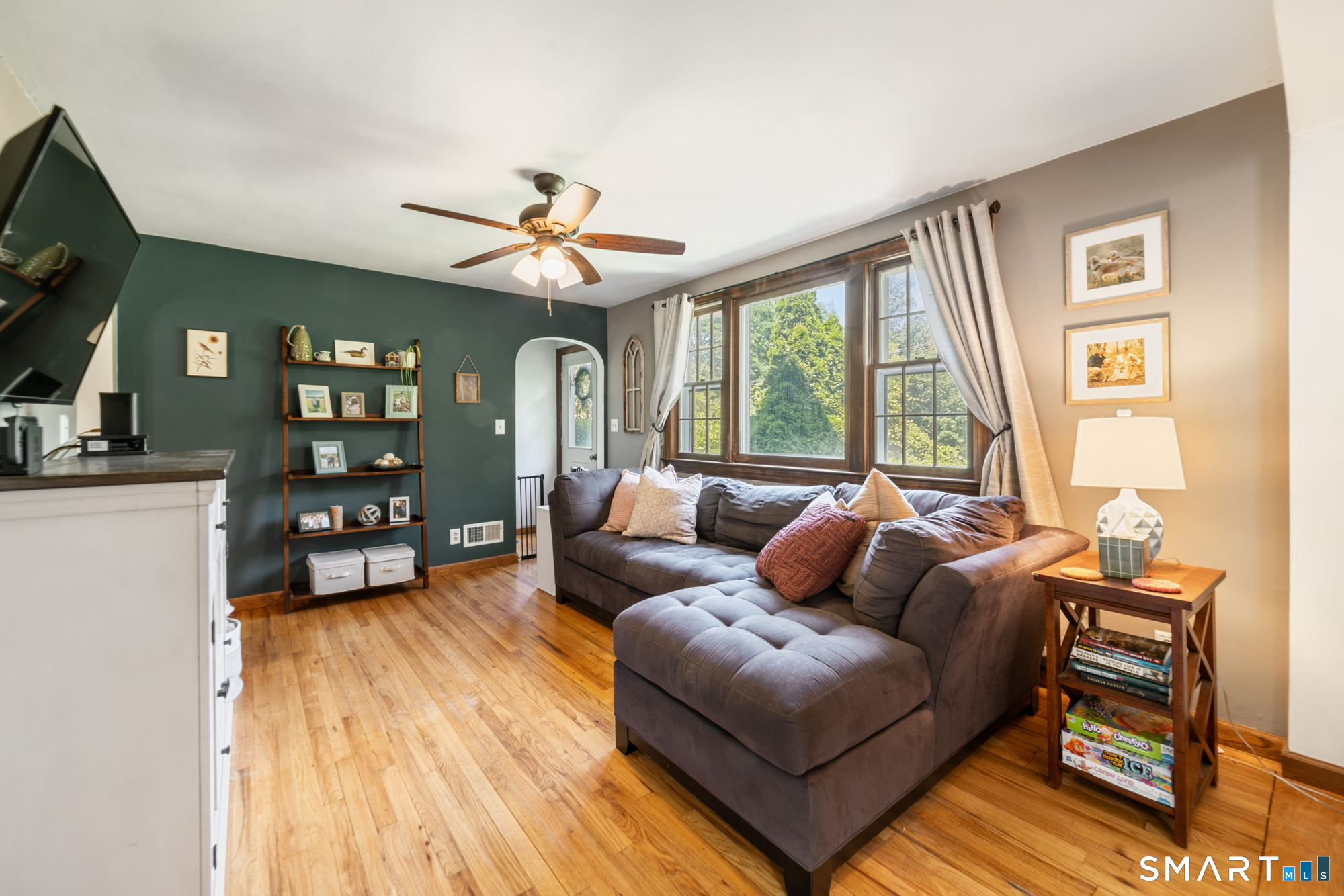 67 Birdsview Avenue