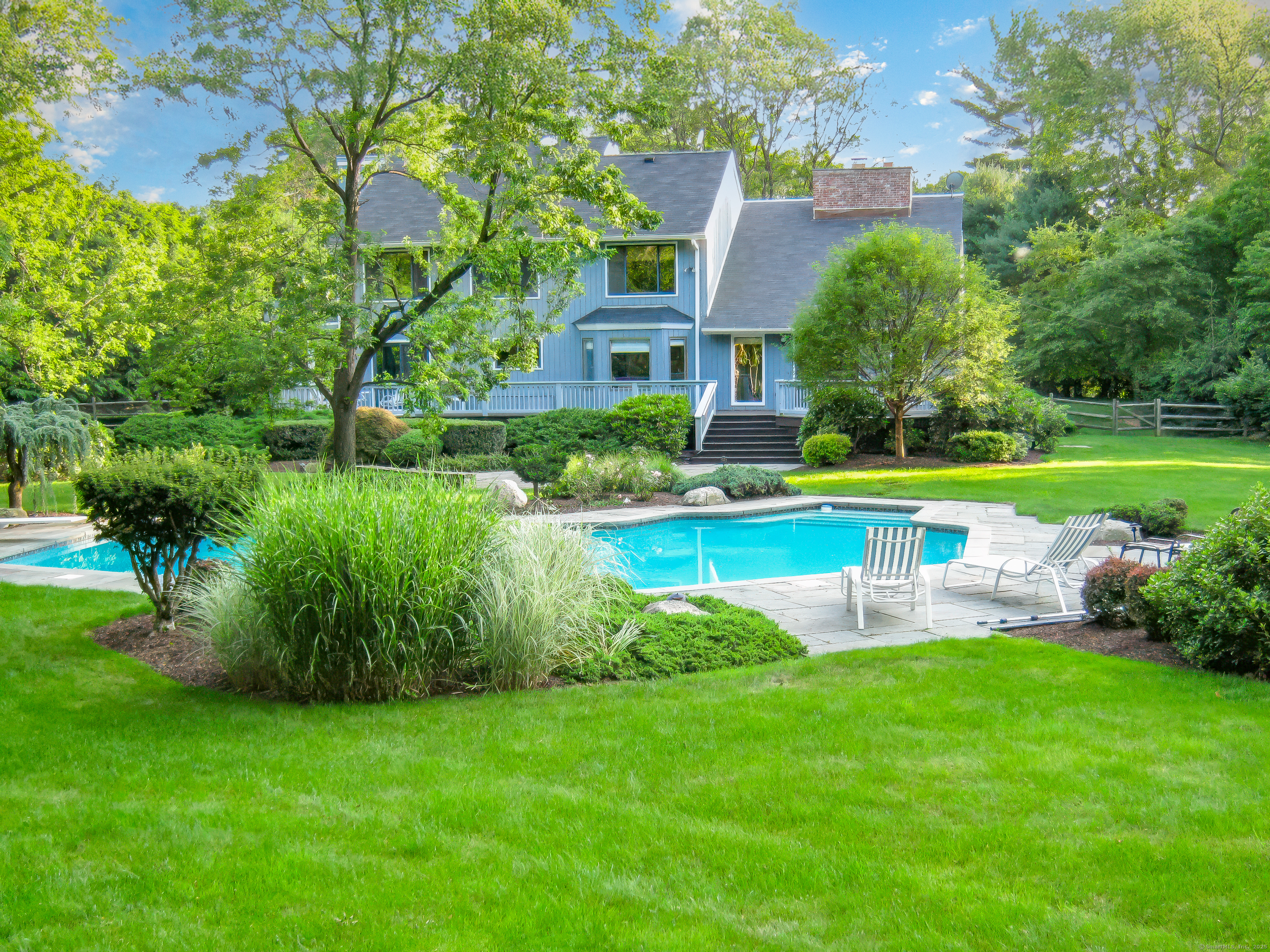 Brightfield Lane, Westport, Connecticut - 4 Bedrooms  
3 Bathrooms  
7 Rooms - 