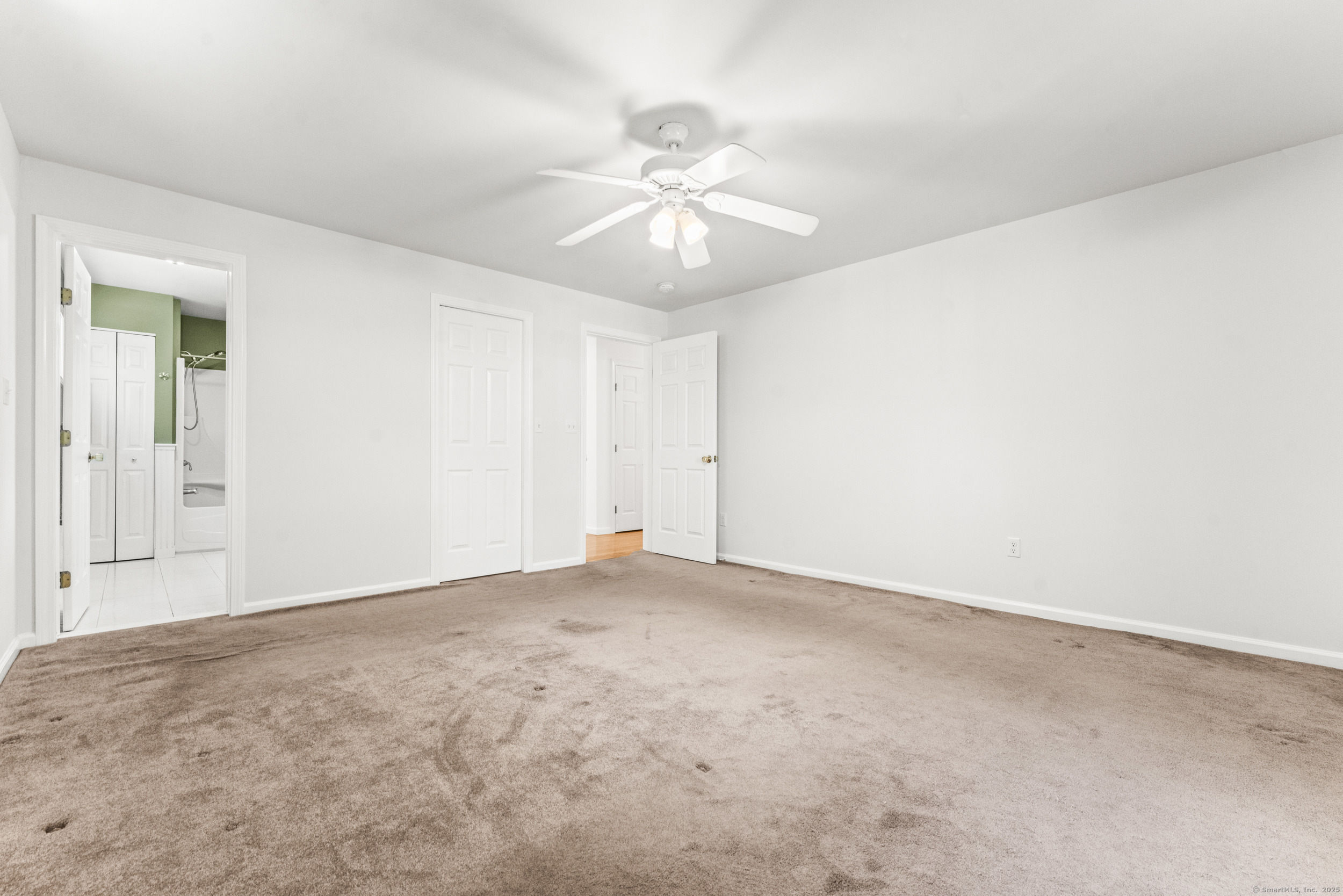 6 Robin Court, North Haven, Connecticut image 16