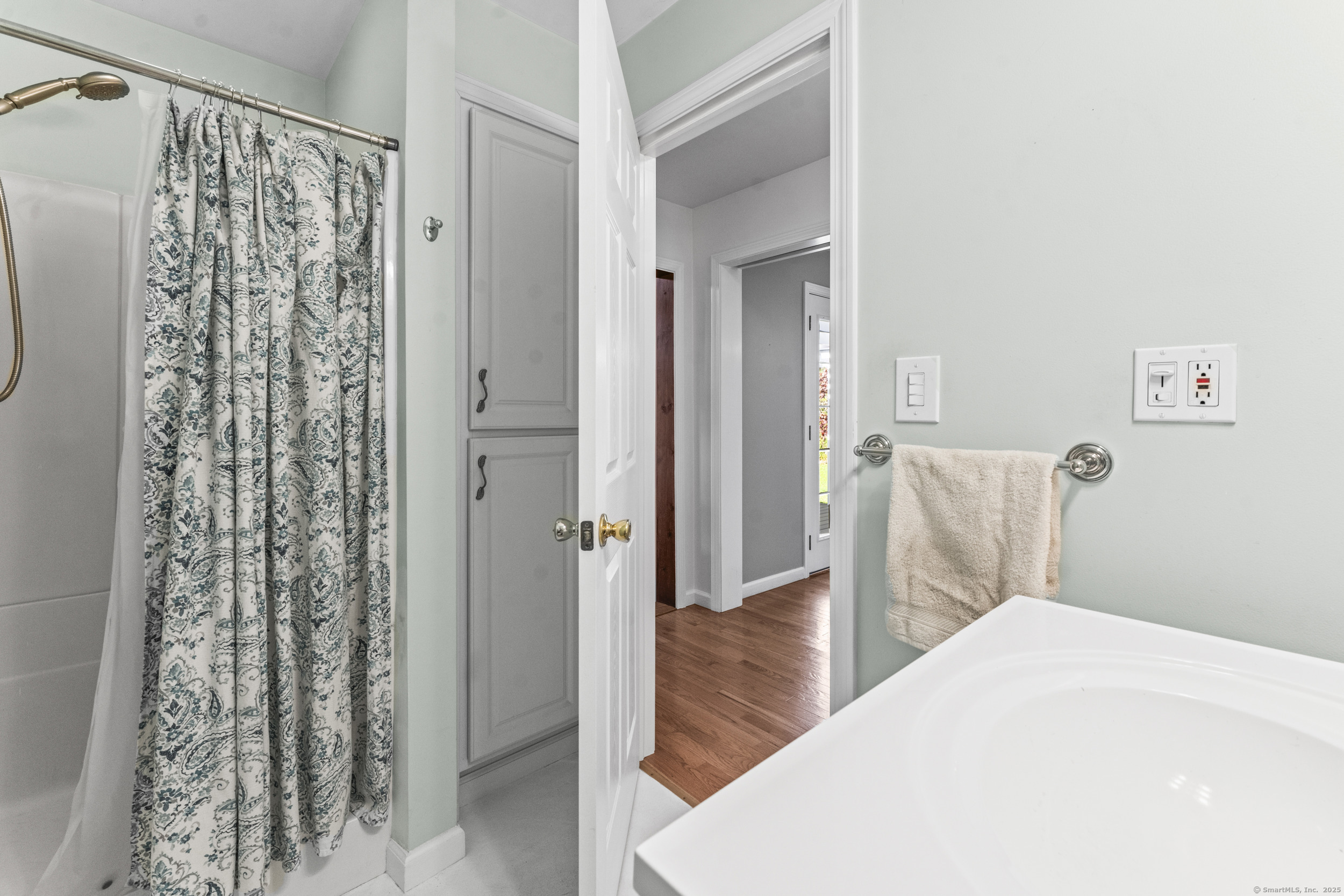 6 Robin Court, North Haven, Connecticut image 24