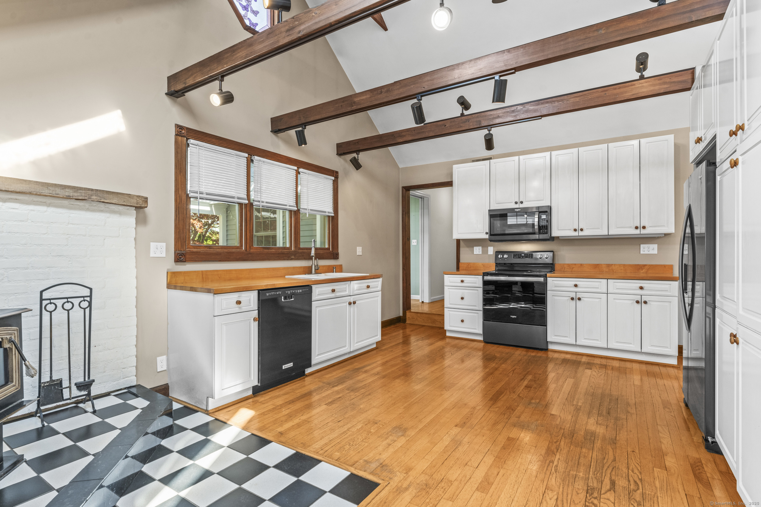6 Robin Court, North Haven, Connecticut image 5
