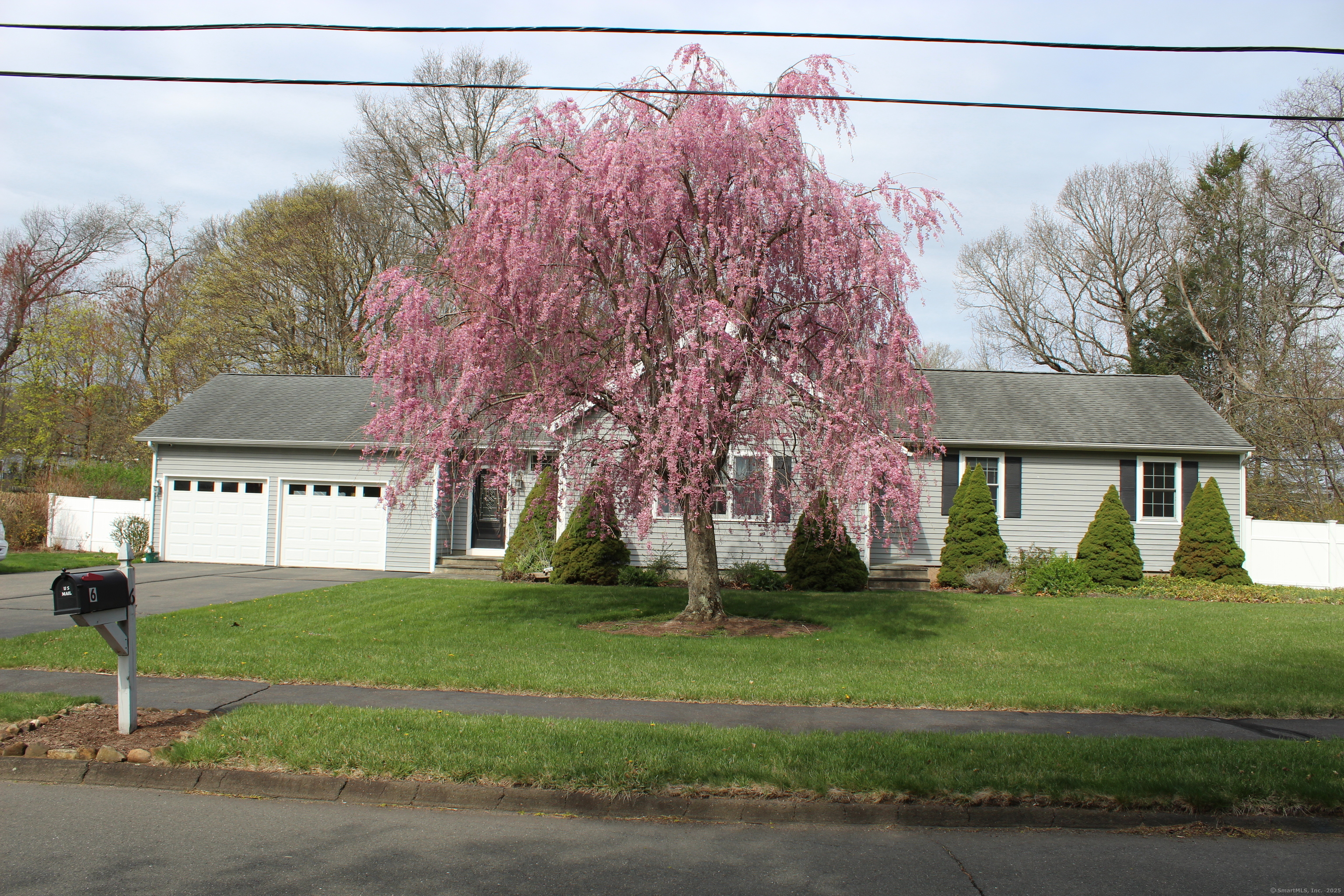 6 Robin Court, North Haven, Connecticut image 3