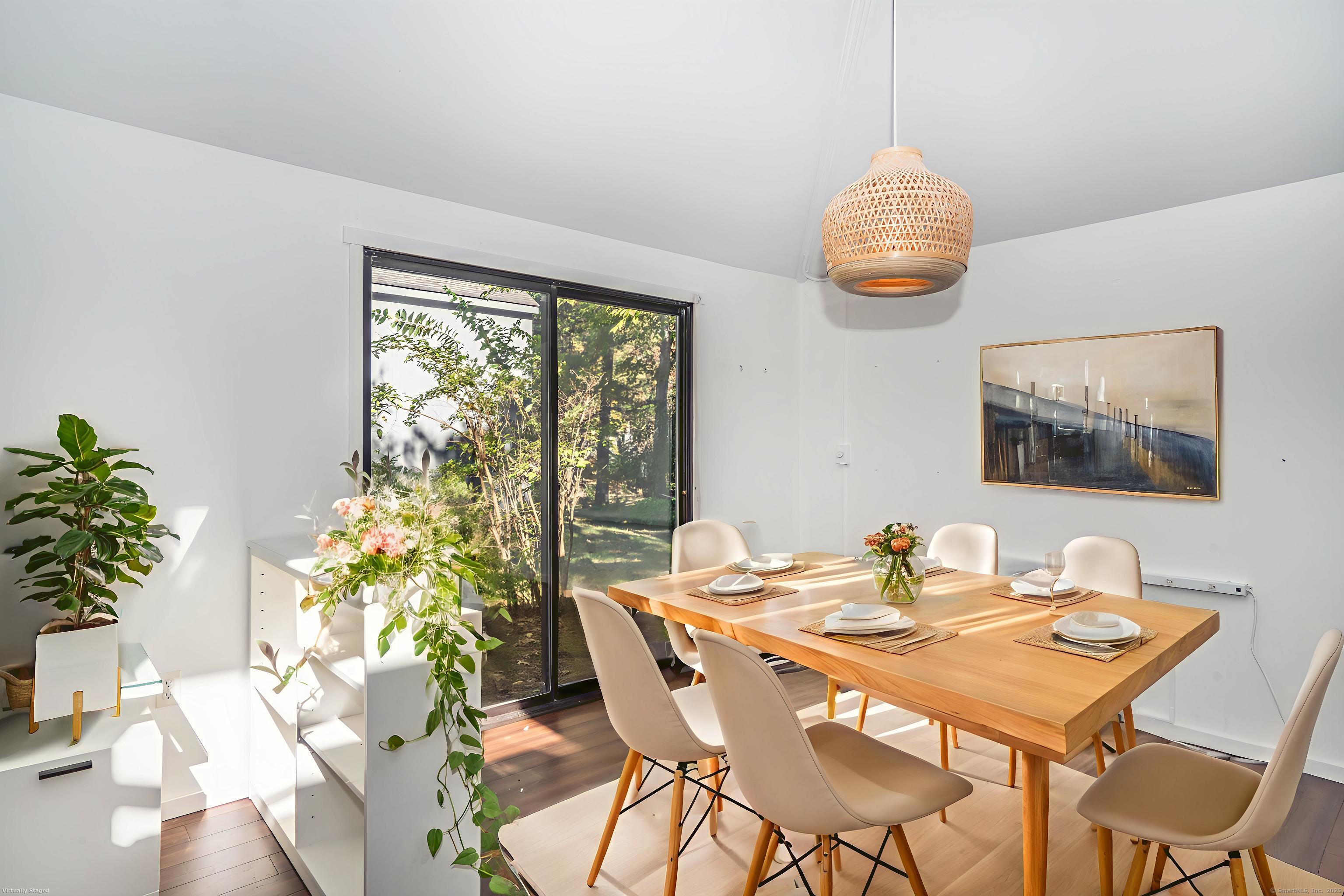 Avon, Connecticut 06001, United States, 2 Bedrooms Bedrooms, ,1 BathroomBathrooms,Residential,Active,235253