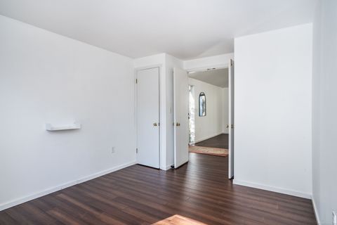 Tiny photo for 1 Morningside Court #1, Avon, CT 06001 (MLS # 24134046)