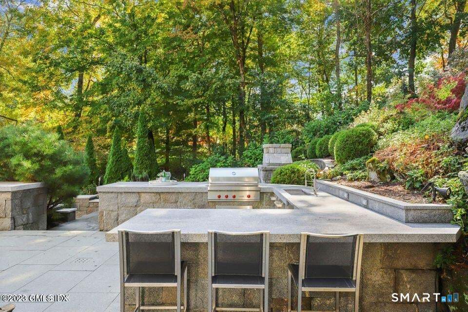 26 Round Hill Road