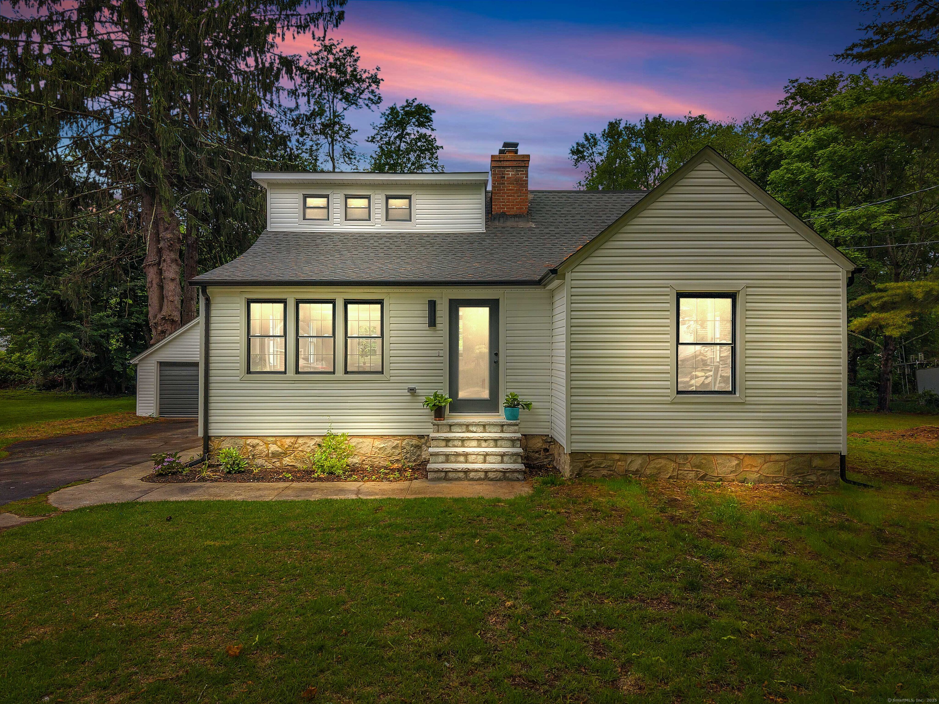 153 Hewitt Road