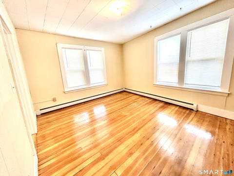 Multifamily For Rent - 1019 W Main Street #2R<br/> Waterbury, CT 06708
