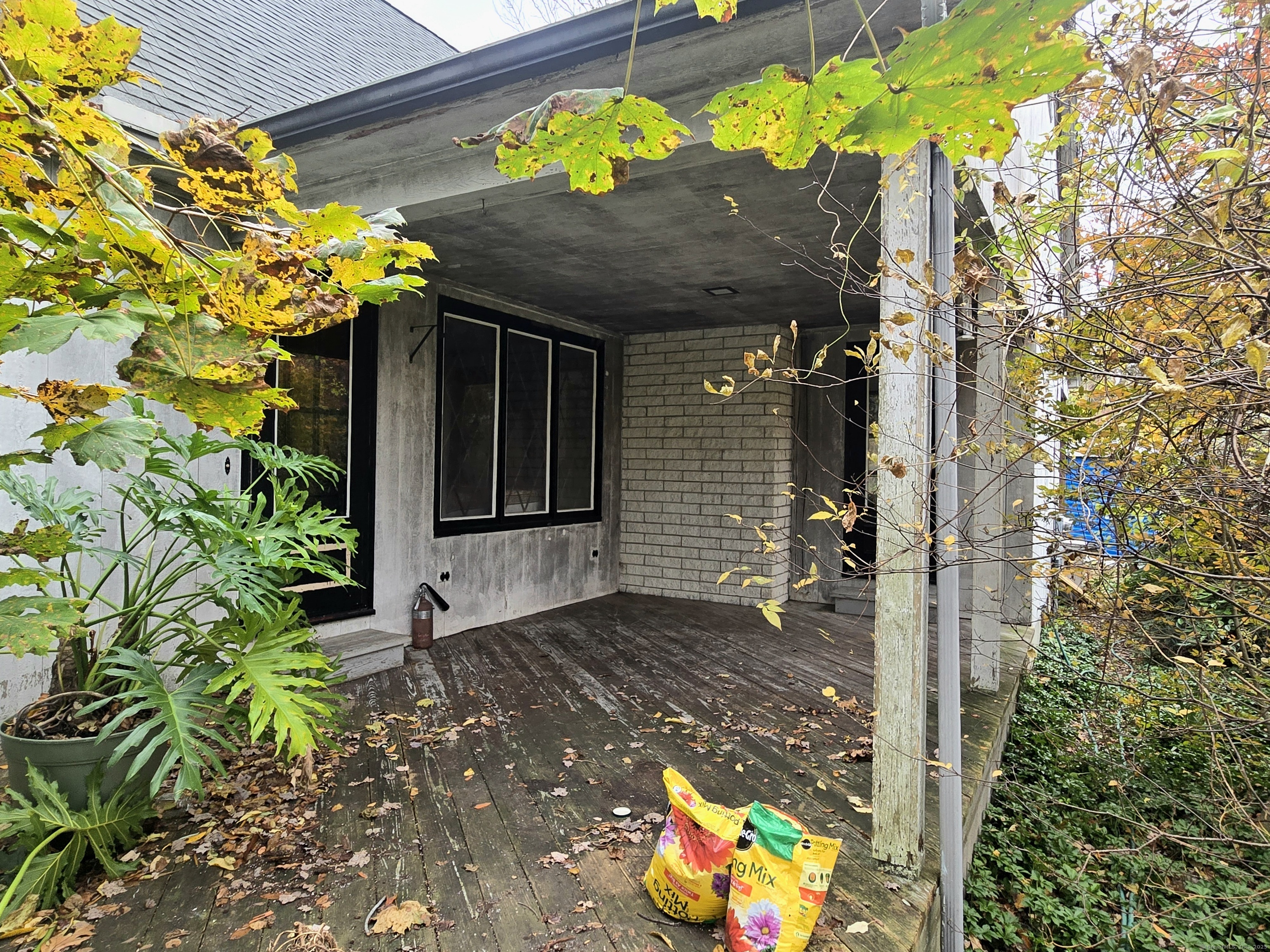 159 Main Street North