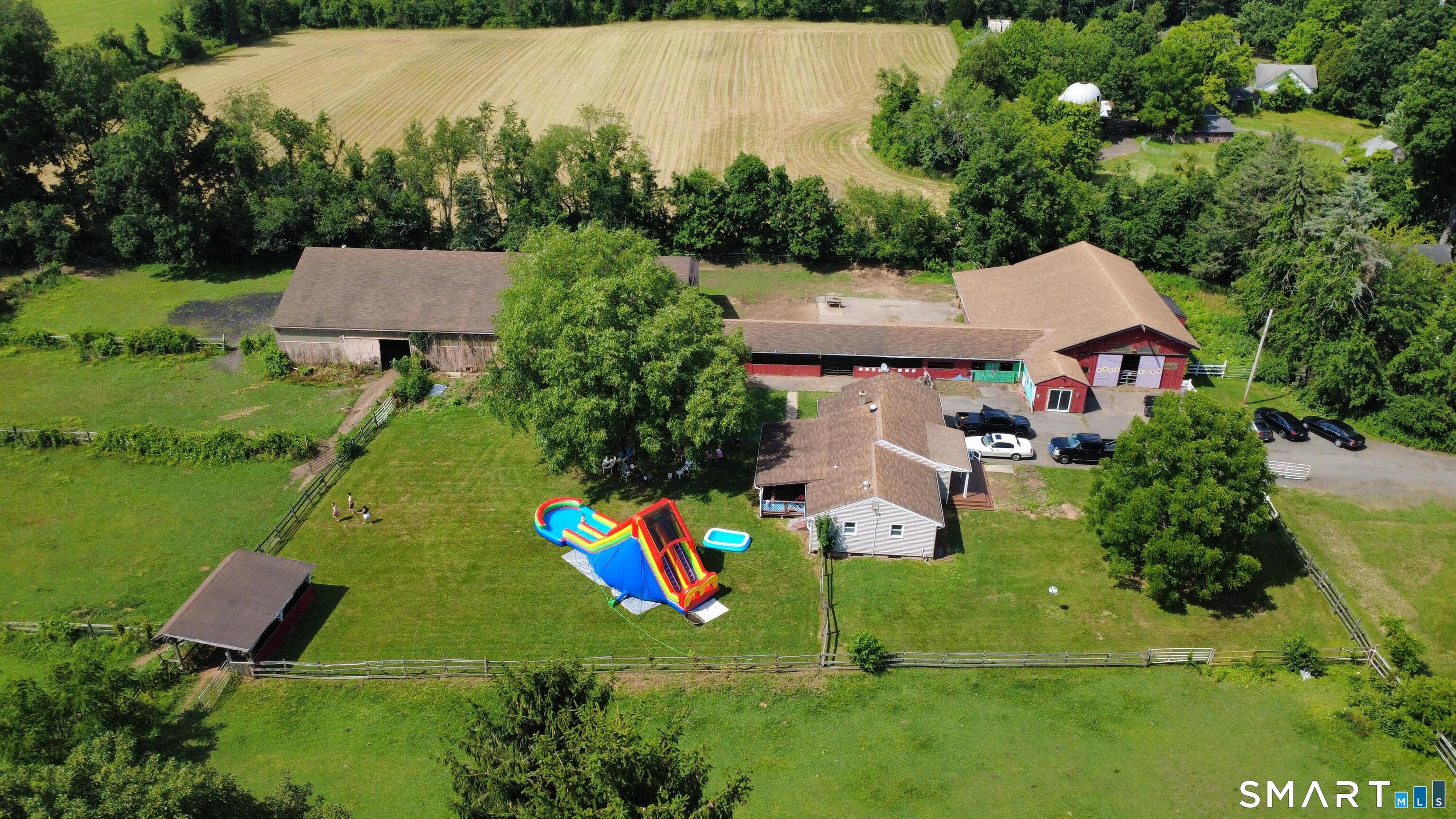 995 North Farms Road
