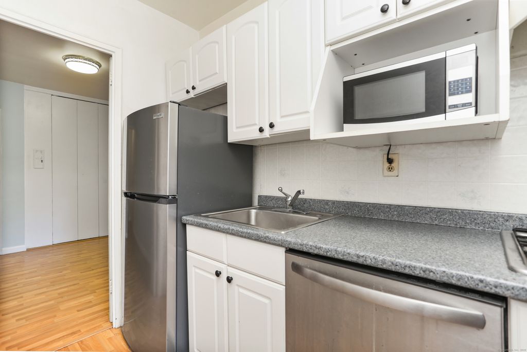 Photo of 444 Bedford Street #APT 2B, Stamford, CT 06901 (MLS # 24136694)