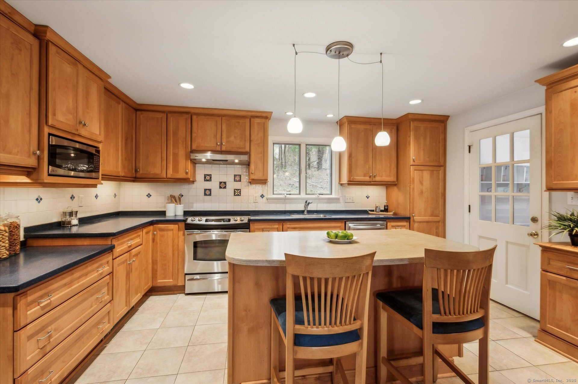 607 Cherry Brook Road, Canton, Connecticut image 12