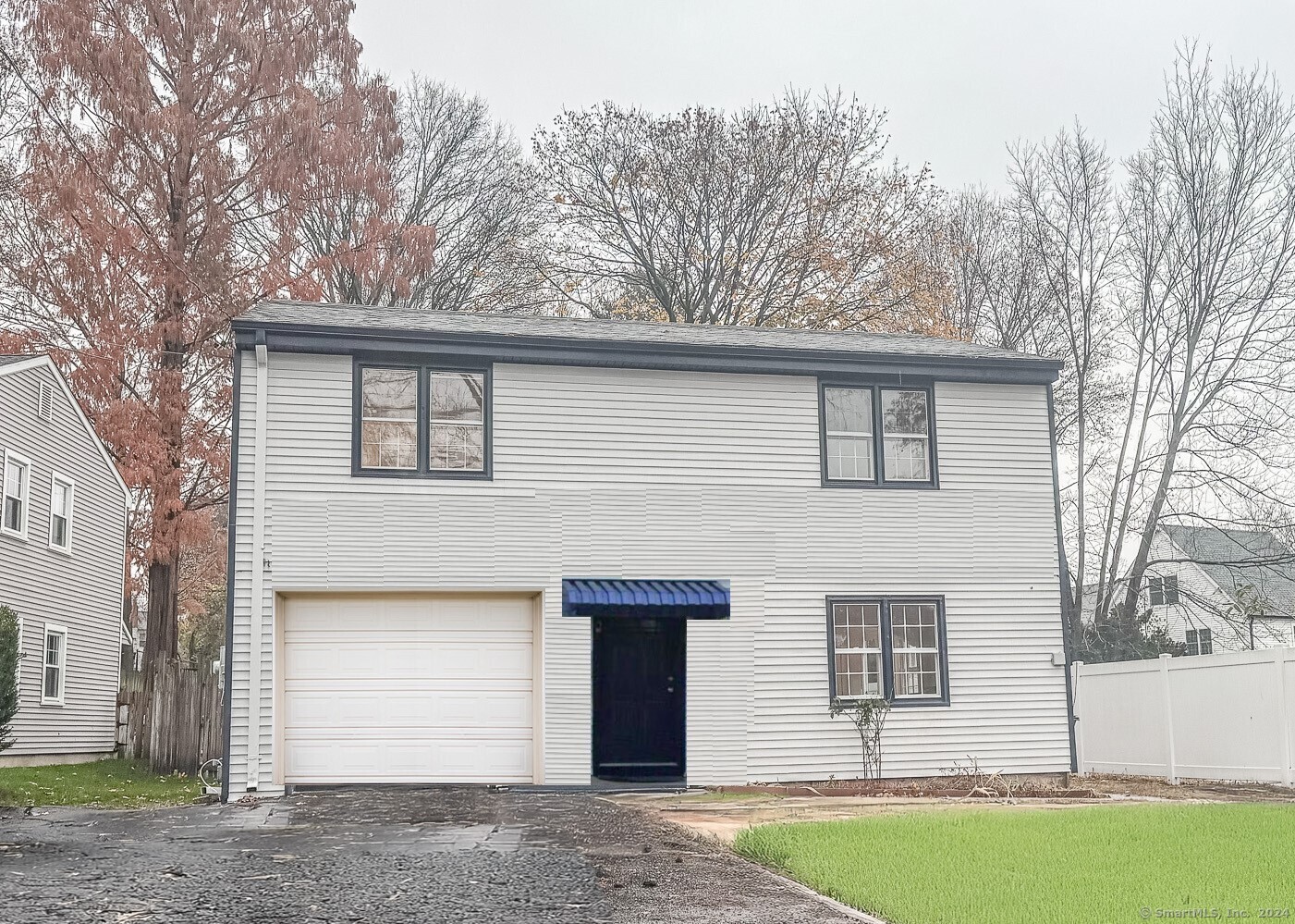 Property for Sale at 11 Pepper Ridge Road, Stamford, Connecticut - Bedrooms: 4 
Bathrooms: 2 
Rooms: 8  - $784,000