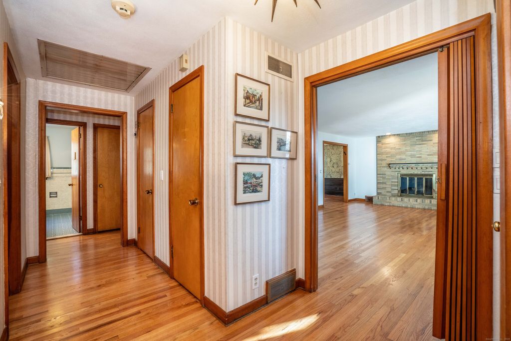 Photo of 50 magnolia hill Hill, West Hartford, CT 06117 (MLS # 24141823)