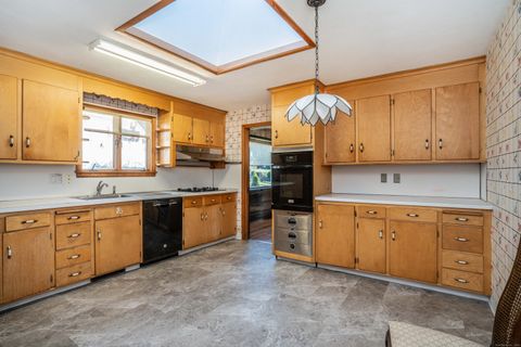 Tiny photo for 50 magnolia hill Hill, West Hartford, CT 06117 (MLS # 24141823)