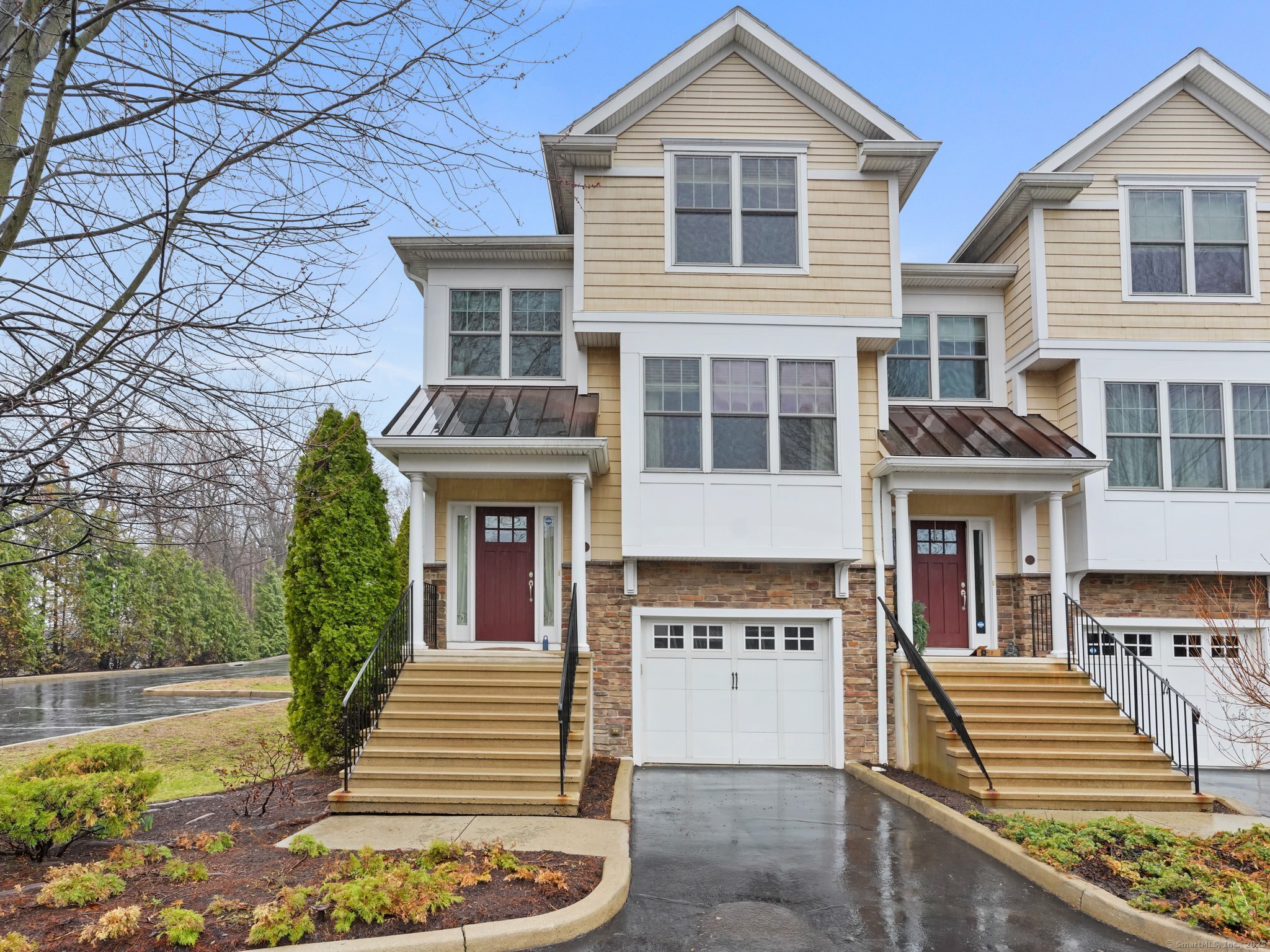 Bradley Lane 203, Westport, Connecticut - 2 Bedrooms  
3 Bathrooms  
6 Rooms - 