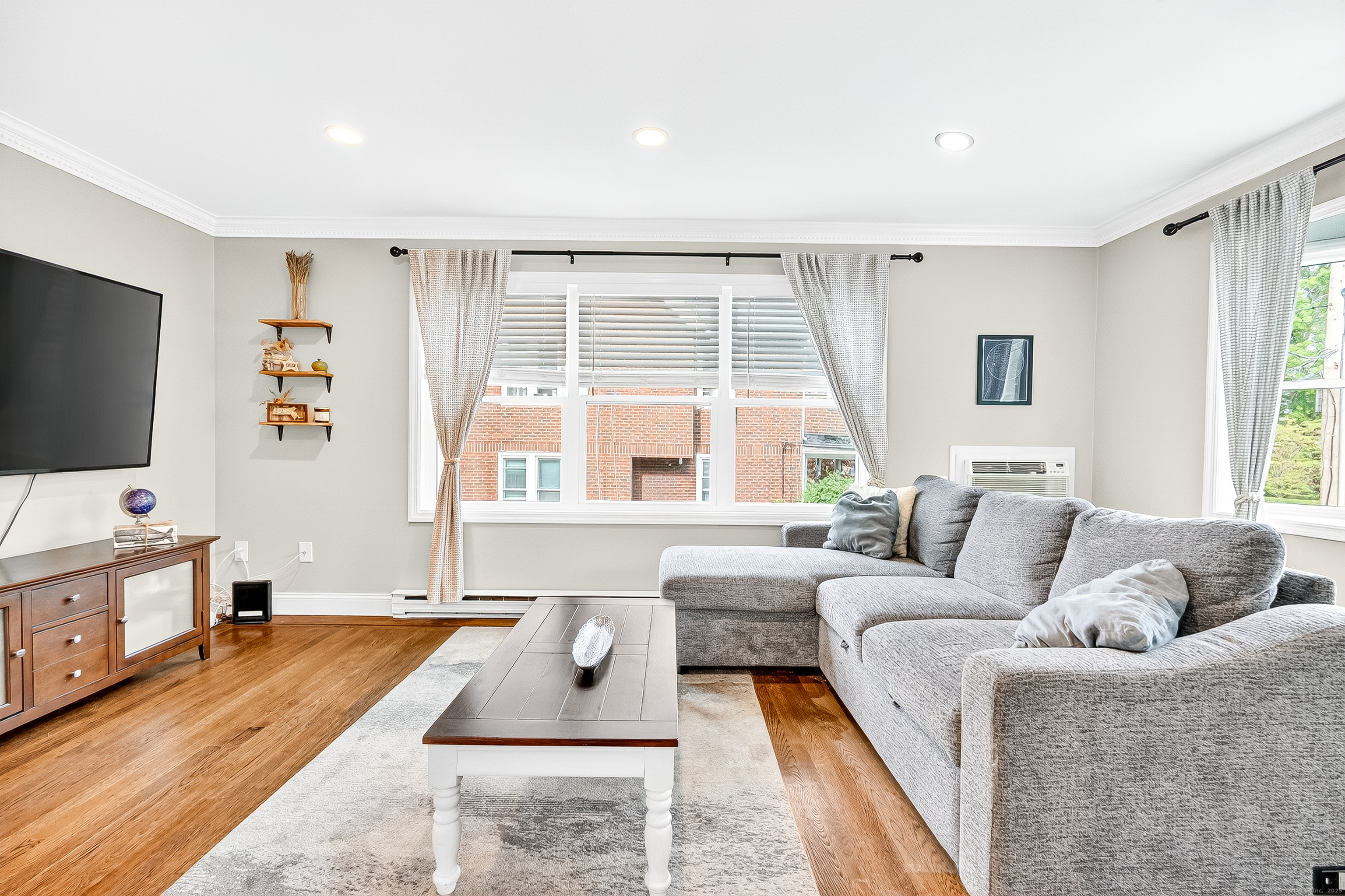 55 Woodland Place APT 1