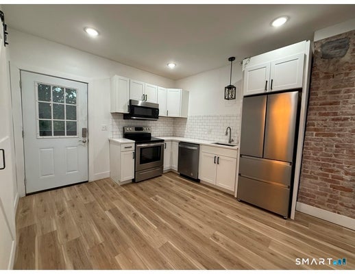 122 HIGH ST APT 4, BRISTOL, CT 06010 - Image 814f3a2e969f610e8938fe9f5fb0ed4e/1102690454