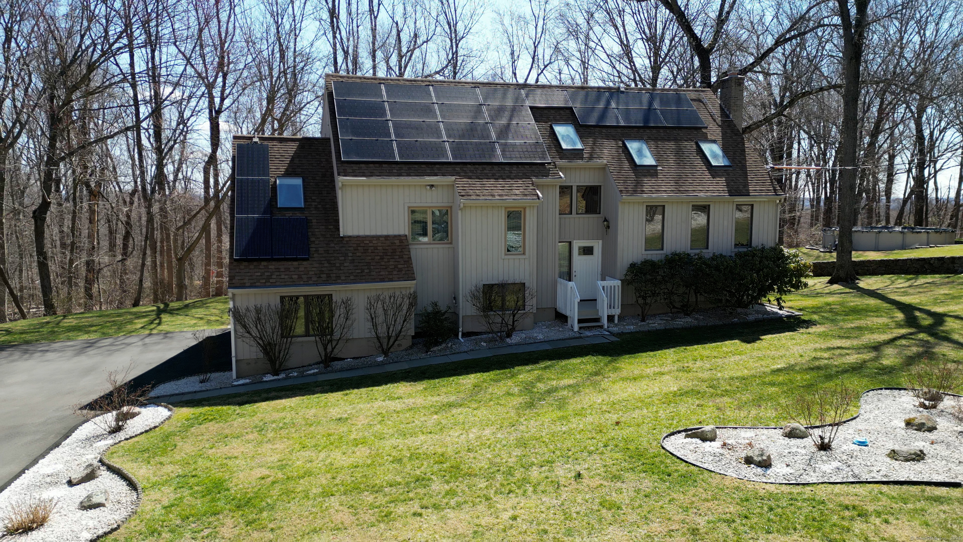 955 Dunbar Hill Road, Hamden, Connecticut image 2