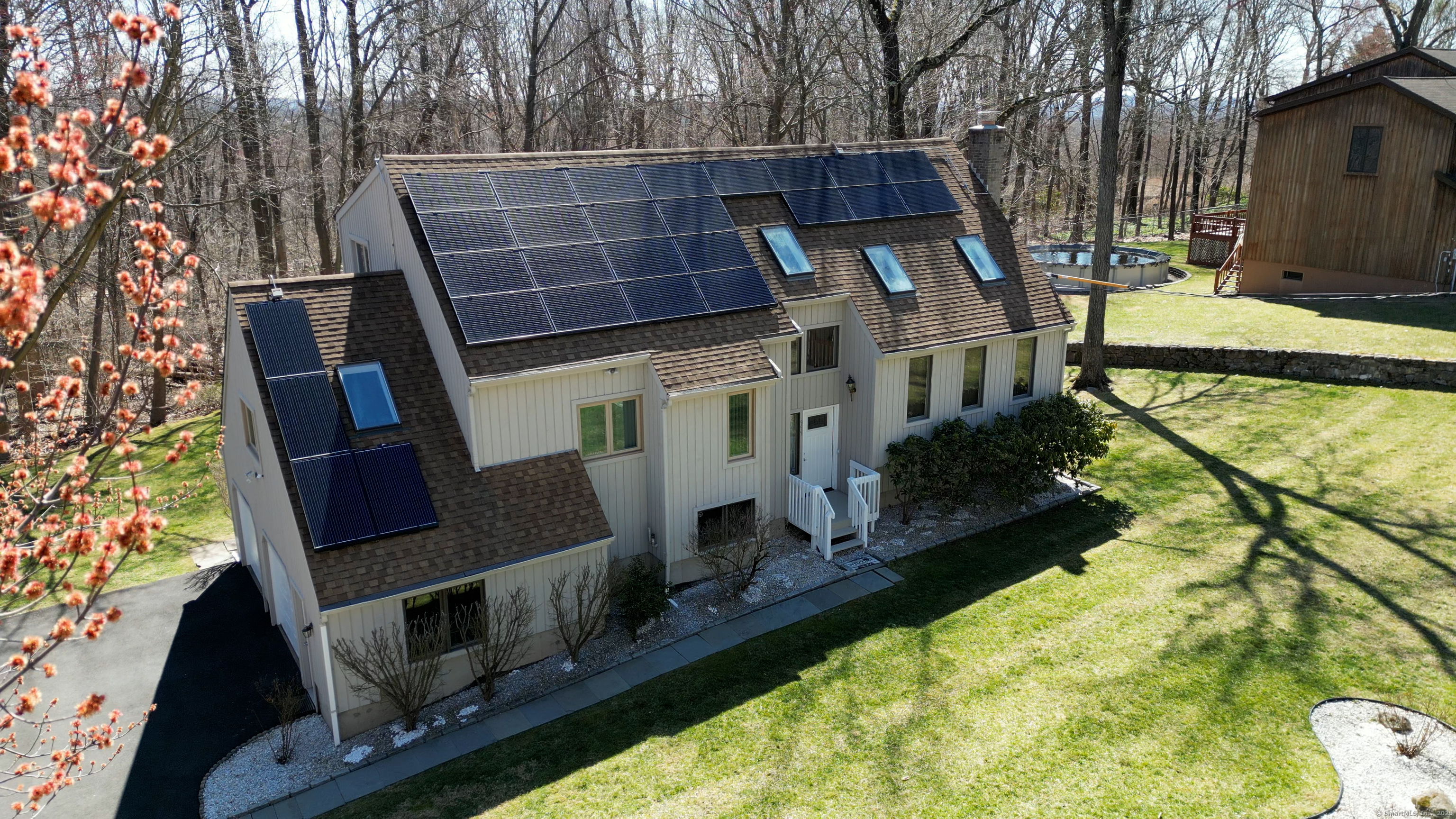 955 Dunbar Hill Road, Hamden, Connecticut image 1