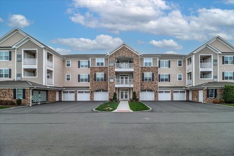 Tiny photo for 433 Brookside Court #433, Newtown, CT 06470 (MLS # 24157176)