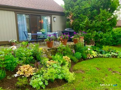 Tiny photo for 122 Heritage Village #B, Southbury, CT 06488 (MLS # 24169870)