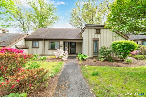 Photo of 122 Heritage Village #B, Southbury, CT 06488 (MLS # 24169870)