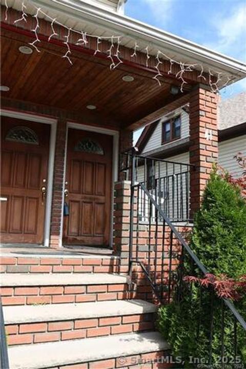 Photo of 41 Colonial Road, Stamford, CT 06906 (MLS # 24134129)