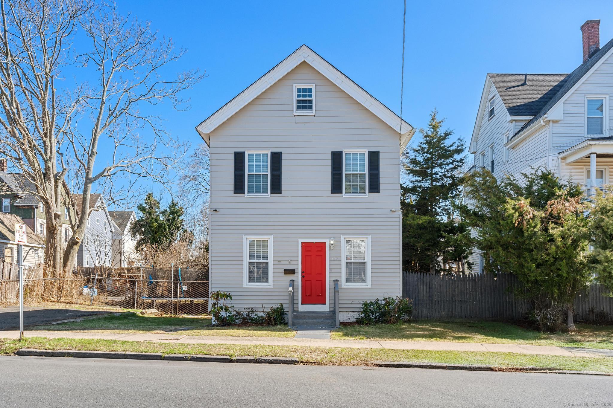 Trinity Street, New Britain, Connecticut - 4 Bedrooms  
1 Bathrooms  
6 Rooms - 