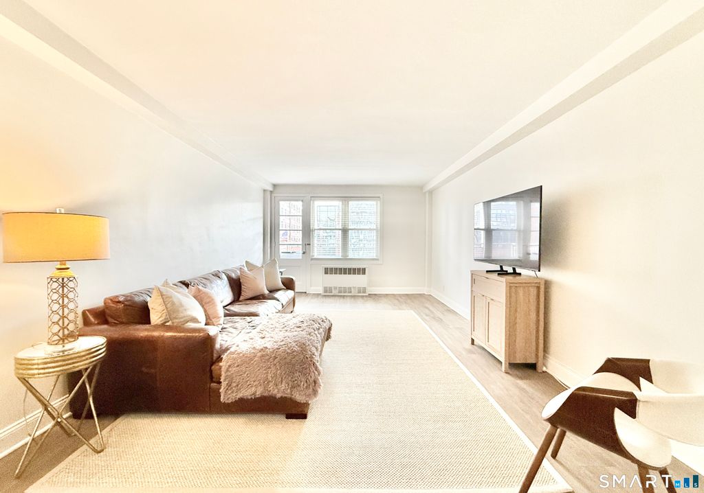 Photo of 700 Summer Street #APT 4A, Stamford, CT 06901 (MLS # 24158992)