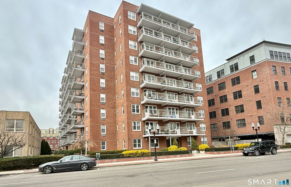 Photo of 700 Summer Street #APT 4A, Stamford, CT 06901 (MLS # 24158992)